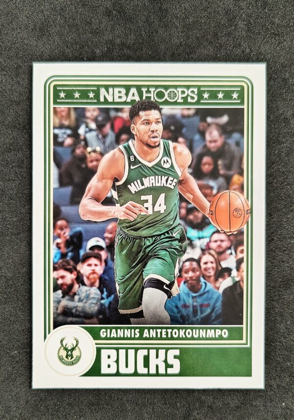 2023-24 Panini Hoops Tribute Giannis Antetokounmpo #285