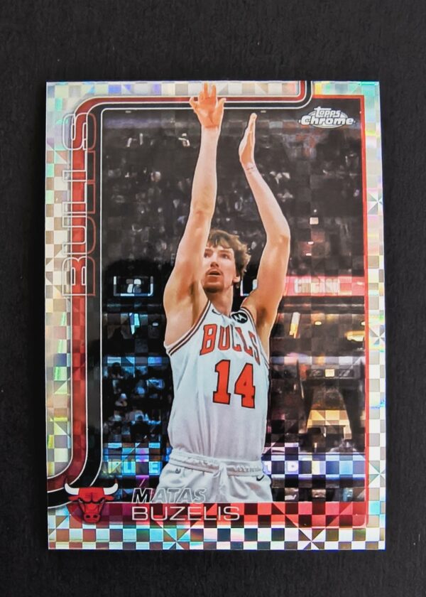 2025-26 Topps Chrome Matas Buzelis #231 Xfractor