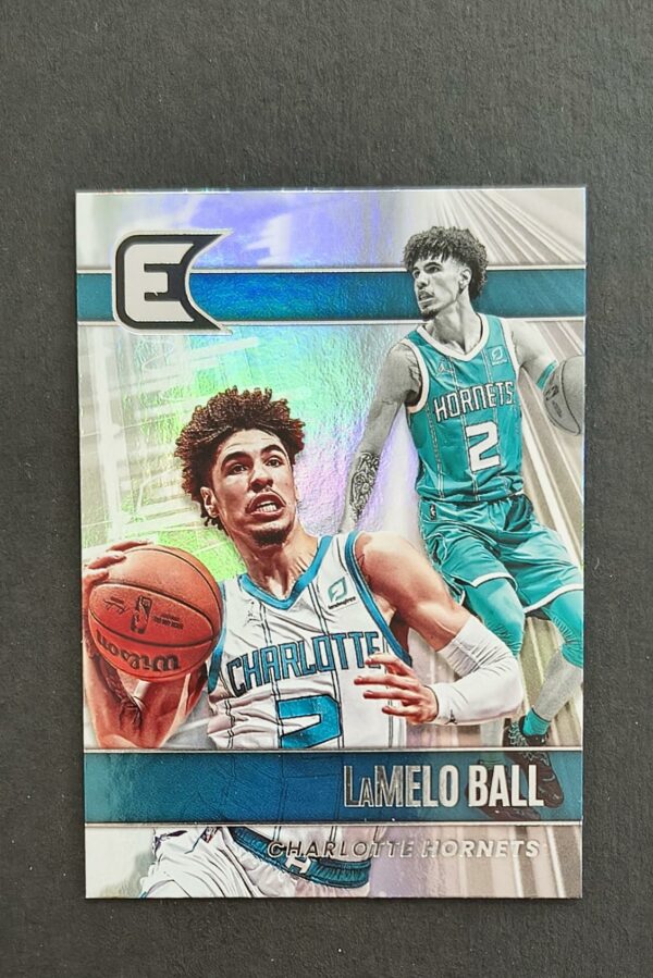 2021-22 Panini Chronicles Essentials Lamelo Ball #309