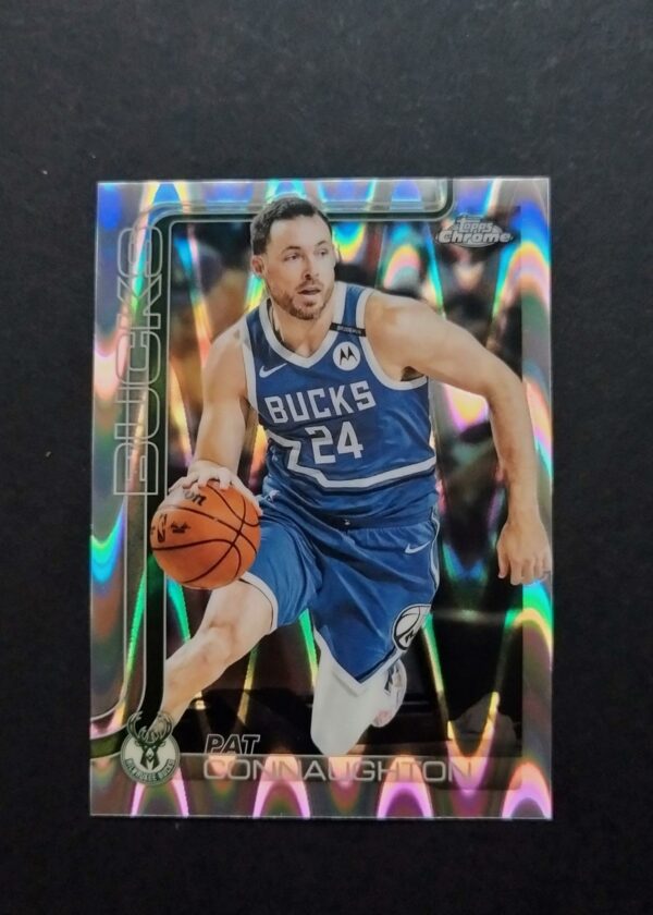 2025-26 Topps Chrome Pat Connaughton #190 Ray Wave Refractor
