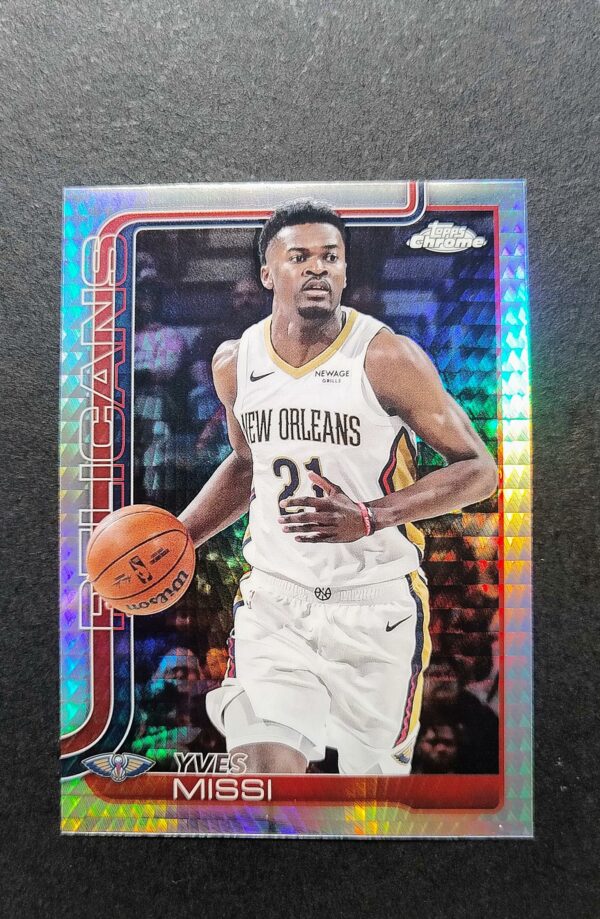 2025-26 Topps Chrome Yves Missi #102 Hyper Prism Refractor